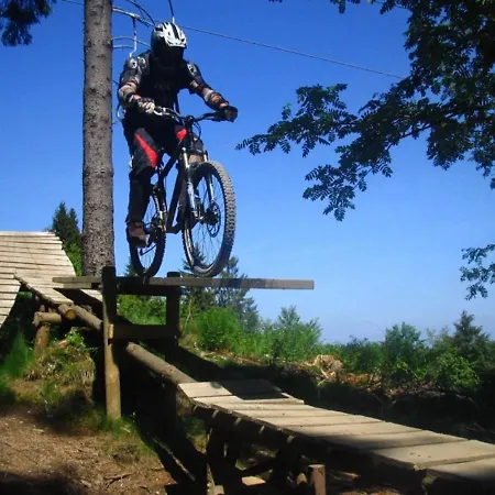 Modern Flat In With Balcony And A Great View Of The Bike Park דירה *